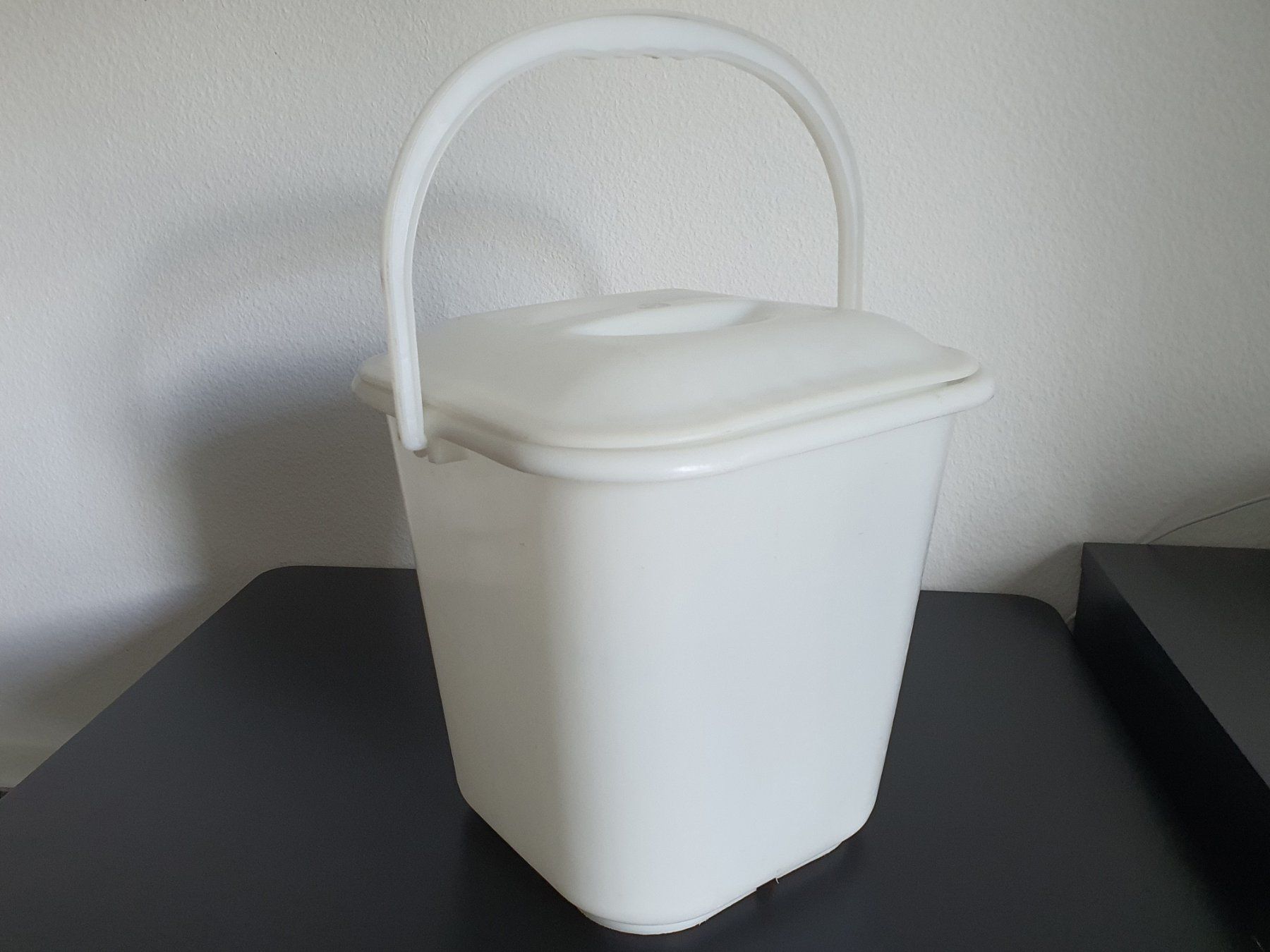Altro per la casa: Eimer mit Deckel Allzweck, 12 Liter – Usato da Winterthur venduto da Nooitgedagt 1