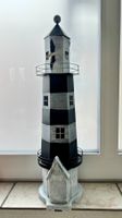 Grosses Windlicht als Leuchtturm aus Metall