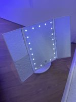 Praktischer Schminkspiegel mit LED-Beleuchtung, neuwertig