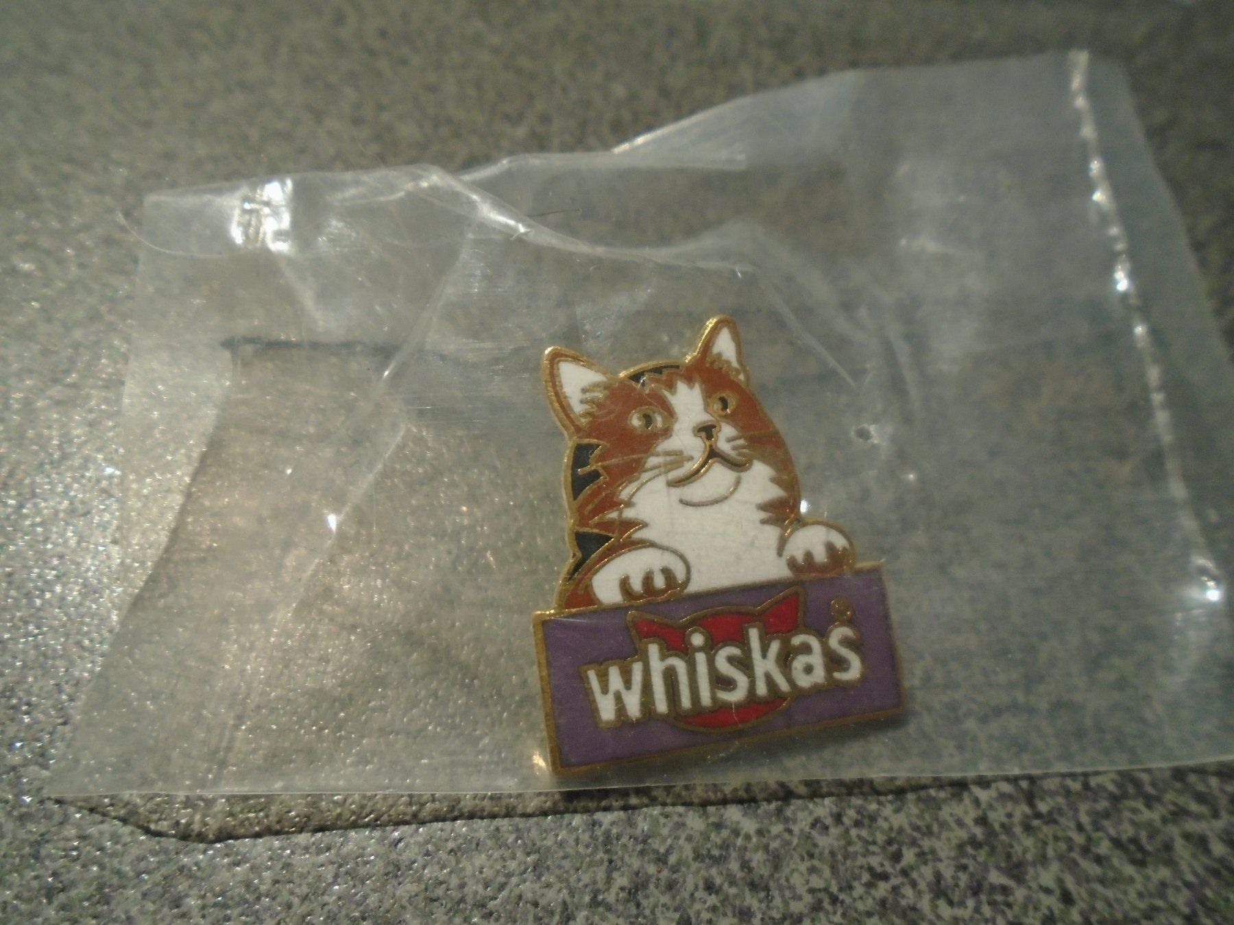 Plaketten & Abzeichen: Pin Whiskas – Gebraucht aus Zürich von abraxas1291