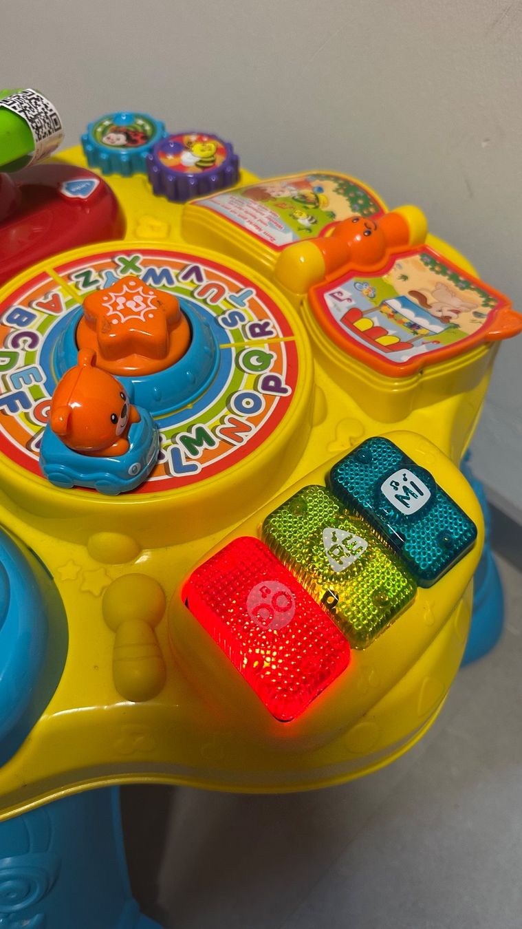Vtech Jouets: Vtech Spieltisch – D'occasion à Schönenbuch par marisli80 2