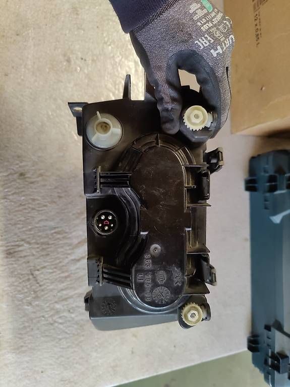 Fari: Audi A3 8l Scheinwerfer – Usato da Altdorf UR venduto da Gufler6460 1