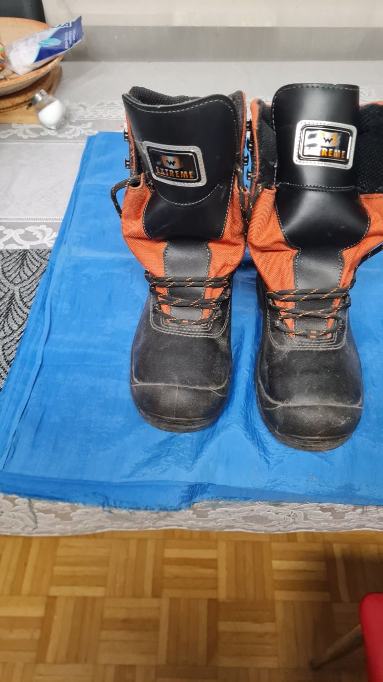 Scarpe da uomo: Arbeitsschuhe mit Stahlkappe – Usato da Baar venduto da Multiwala