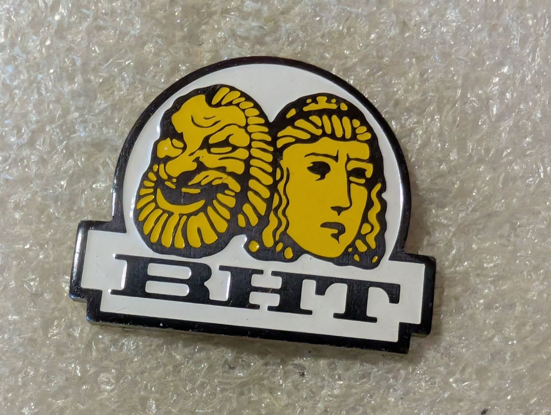 Placchette & Badge: Ansteckpin 182: BHT – Usato da Oppligen venduto da Pin-Fall-Shop