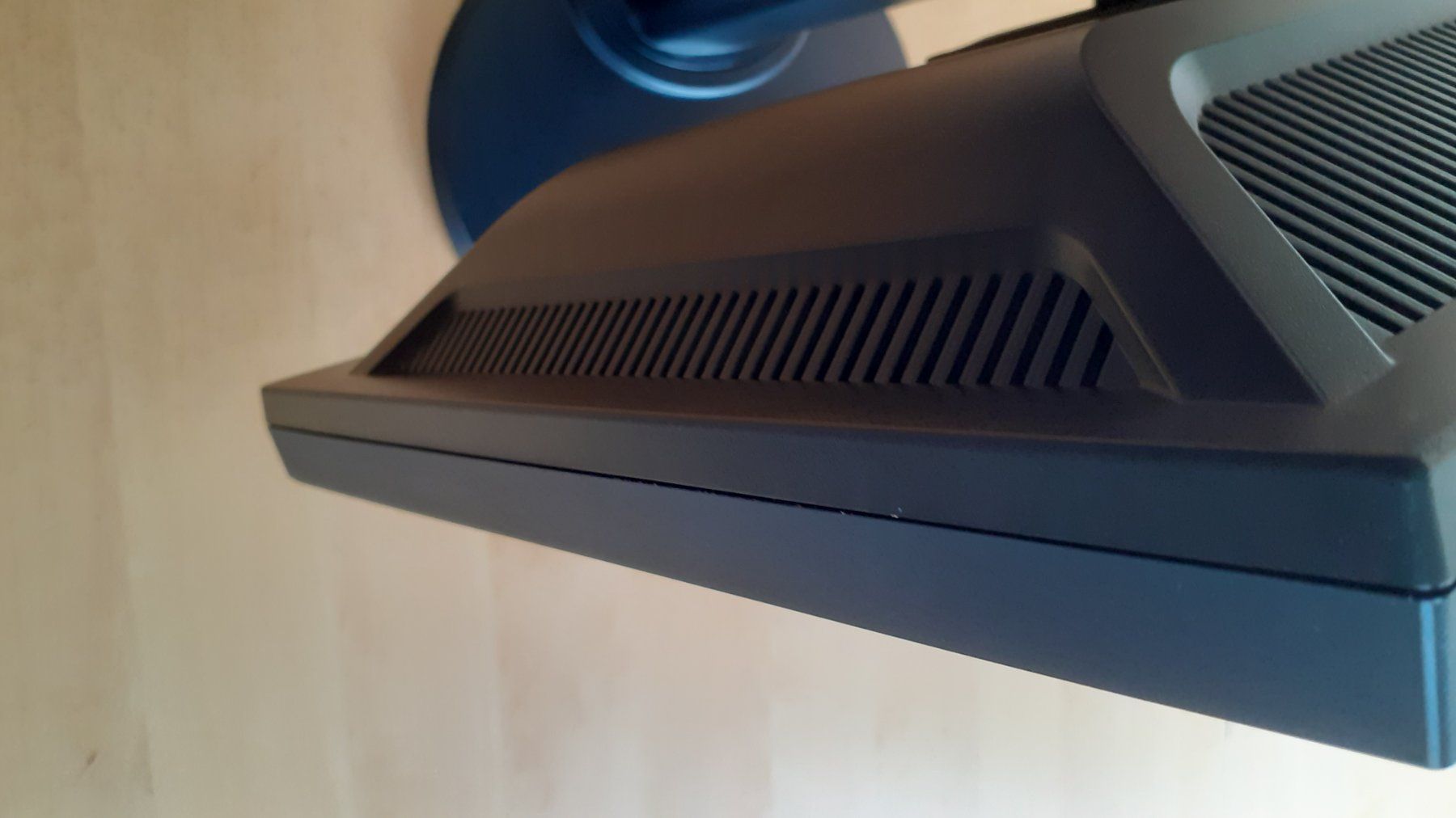 Monitor: Albatron Touch Monitor – Usato da Chur venduto da Blackbook 5
