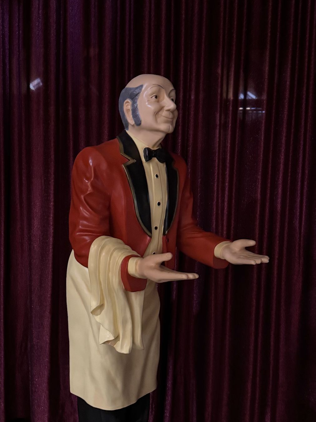 Figuren: Grosse Kellner Werbefigur lebensgross – Gebraucht aus Winterthur von sportdisco2 8