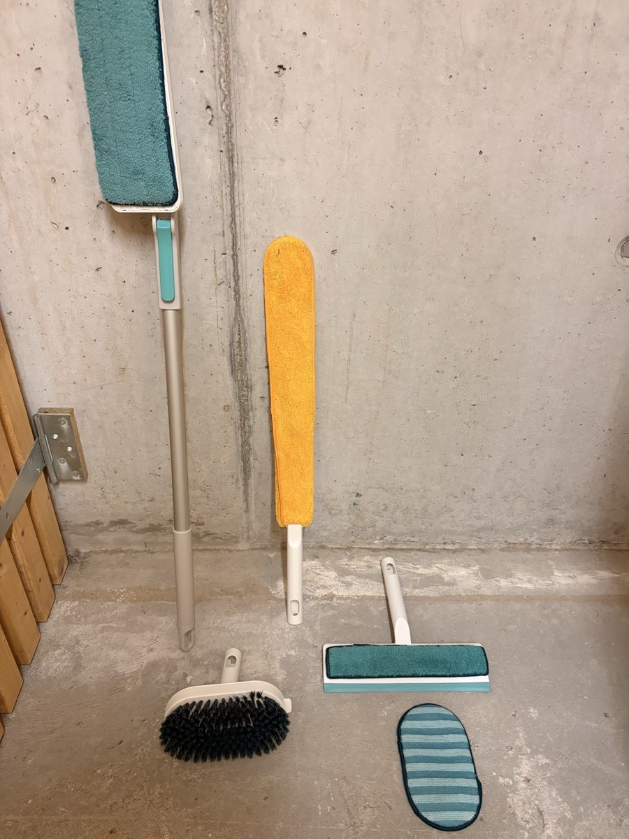 Ikea Sonstiges für Haushalt & Wohnen: IKEA Cleaning Set with Mop Duster Brush and Attachments – Gebraucht aus Fribourg von mat_1995