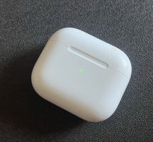 Apple AirPods Ladecase weiss (3. Gen)