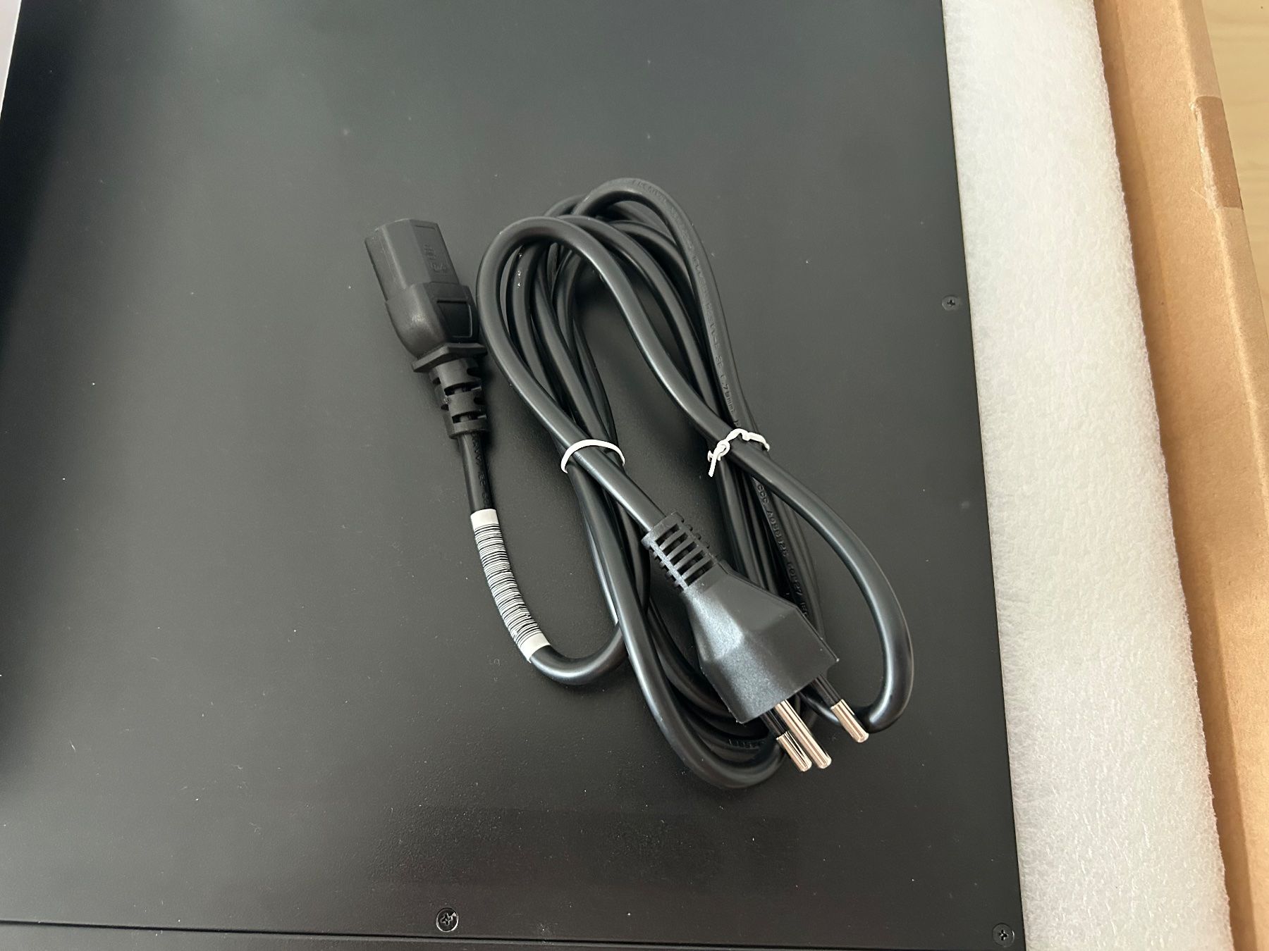 Hub & Switch: ZyXEL GS1900-24HP Switch – Usato da Basel venduto da max_dxb7 2