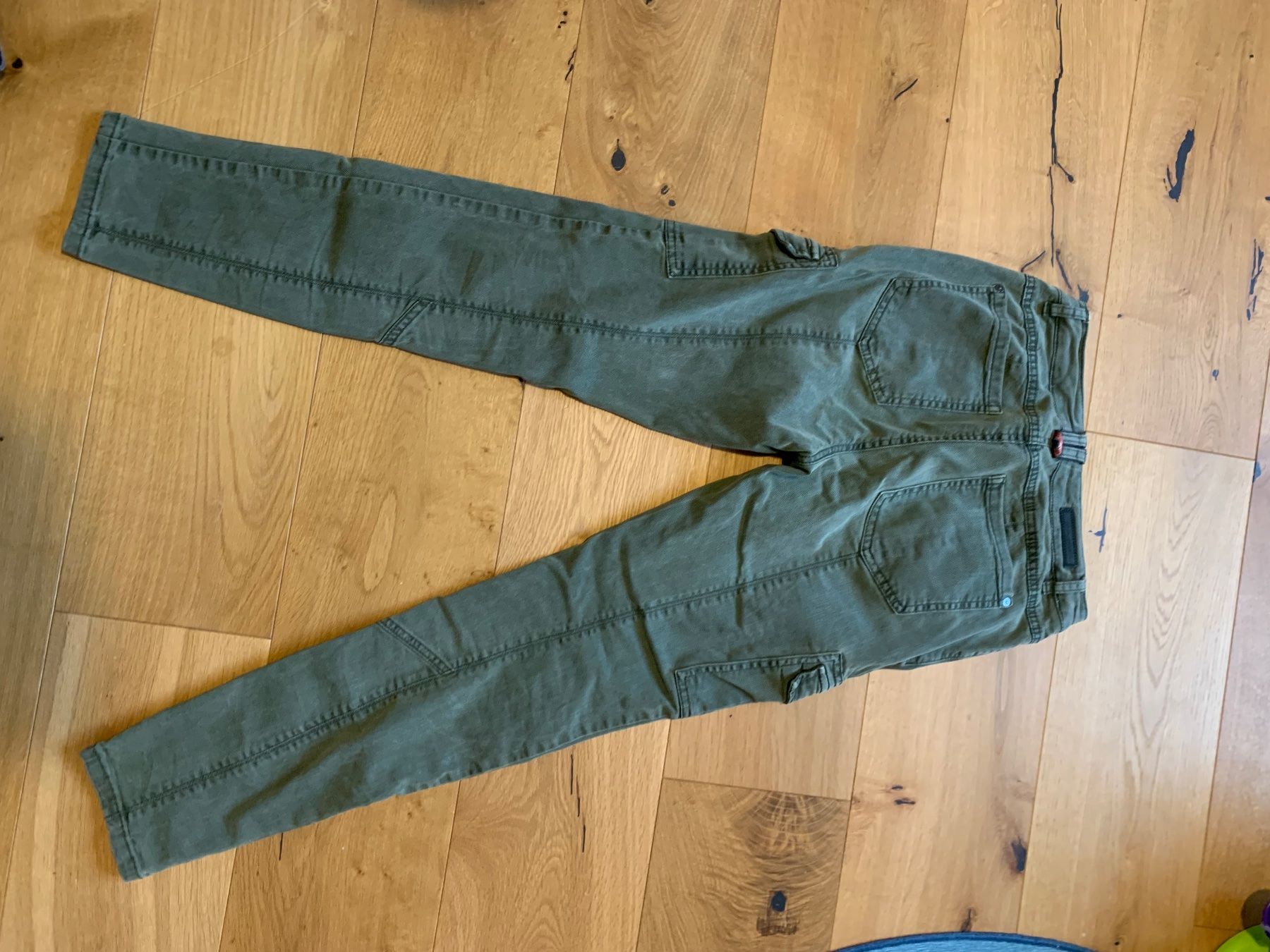 Pantaloni: Coole Cargo Hose von Comma, Gr. 36 – Usato da Aarberg venduto da Mama_Lulu 2