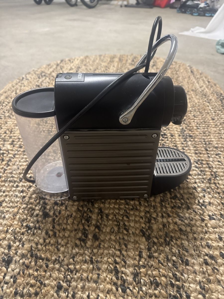 Macchine per caffè & Macchine per espresso: Kaffeemaschine Krups Nespresso Pixie schwarz gebraucht – Usato da Schwerzenbach venduto da Joya21 3