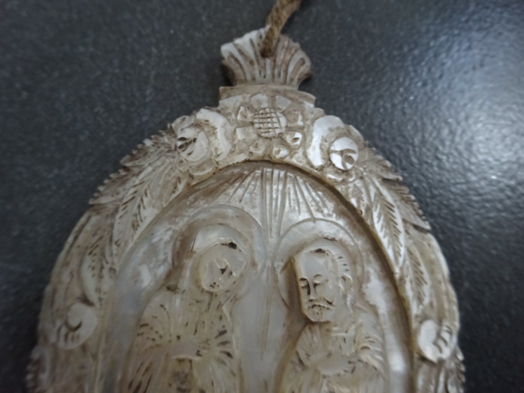 Tutte le decorazioni: Anktike Perlmutt Krippe / Schnitzerei 18Jh. – Usato da Esslingen venduto da FetteSchnecke 3