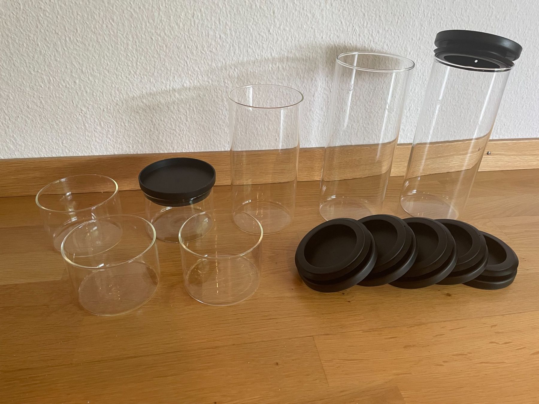 Globus Bicchieri: Vorratsgläser-Set mit Deckel 7 Stück – Usato da Wabern venduto da carciofo