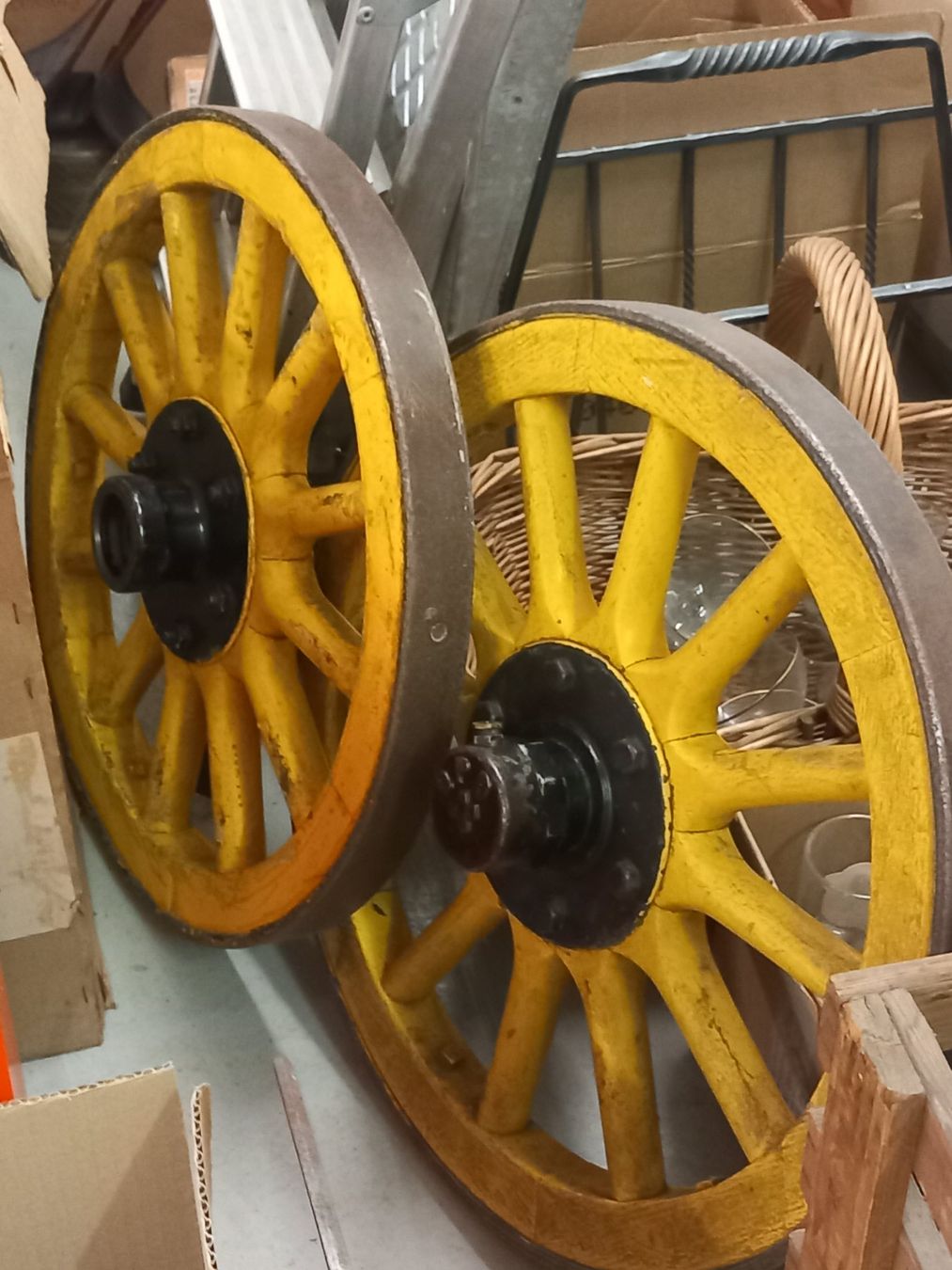 Pneus & Kompletträder: Antike Postautoräder – Gebraucht aus Oberrieden von Puccini6