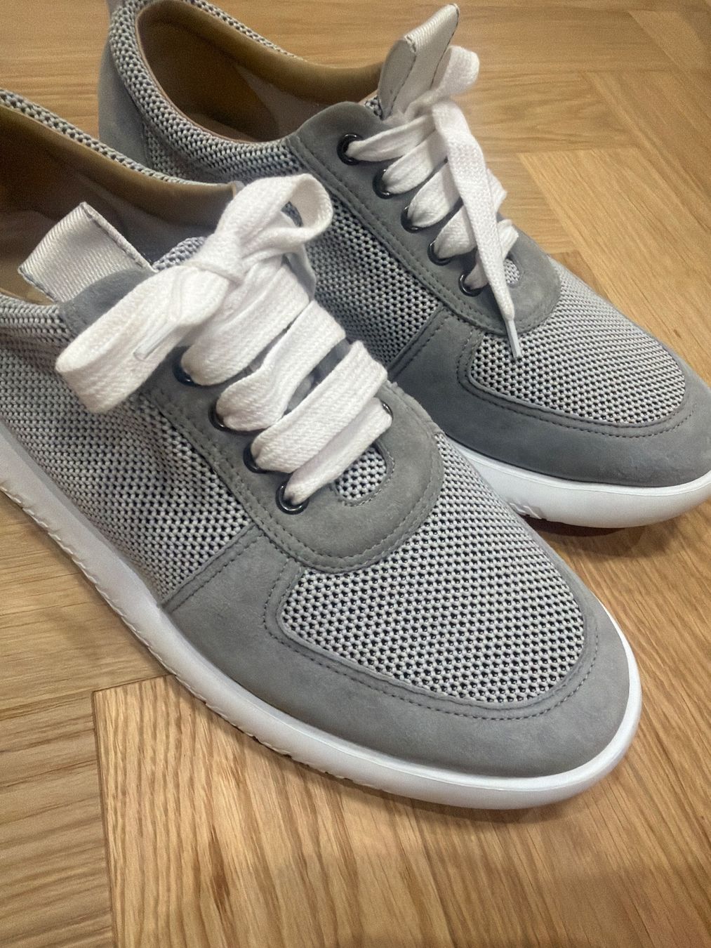 Hermès Scarpe da uomo: Hermes Sneaker Grau Leder Mesh Grösse 42 – Usato da Roggwil TG venduto da est_r5x7 4