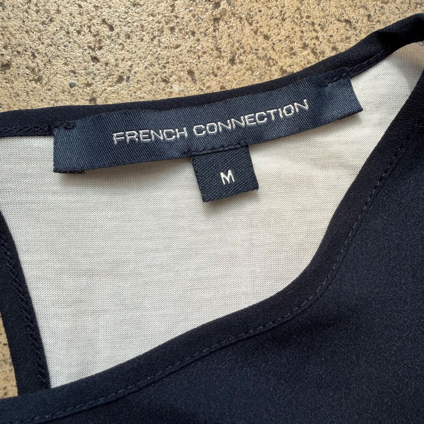 French Connection T-Shirts: FRENCH CONNECTION T-Shirt 💙 – Gebraucht aus Zürich von ClosetQueen 8