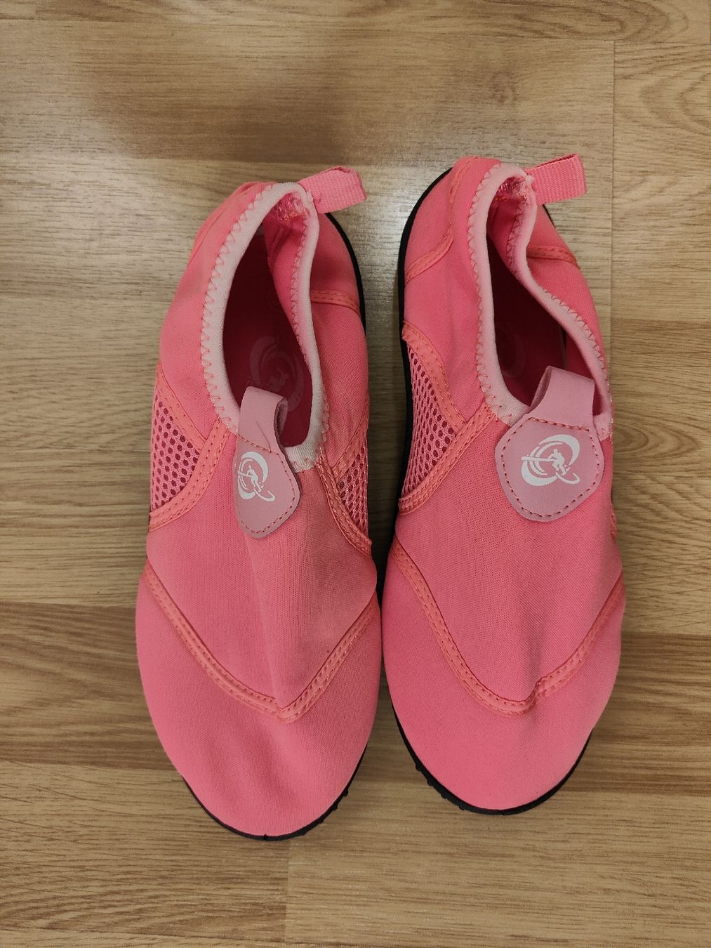 Scarpe per ragazze: Badeschuhe/Surfschuhe Gr. 35, Pink – Usato da Davos Platz venduto da wauwauin 1