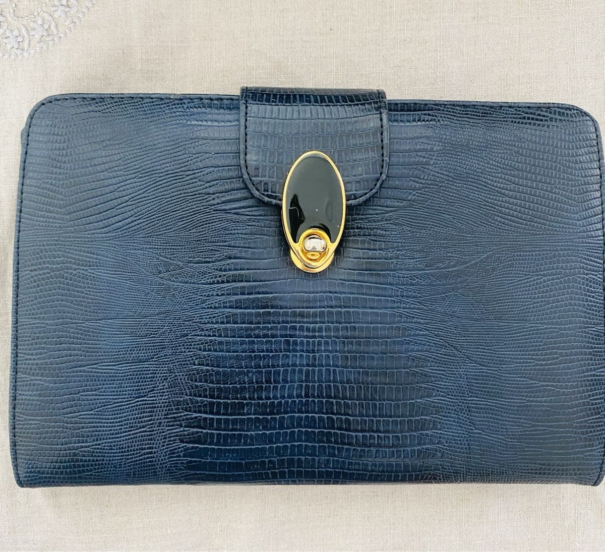 Borse da donna: Pochette en cuir blue marine – Usato da Clarens venduto da Piluka