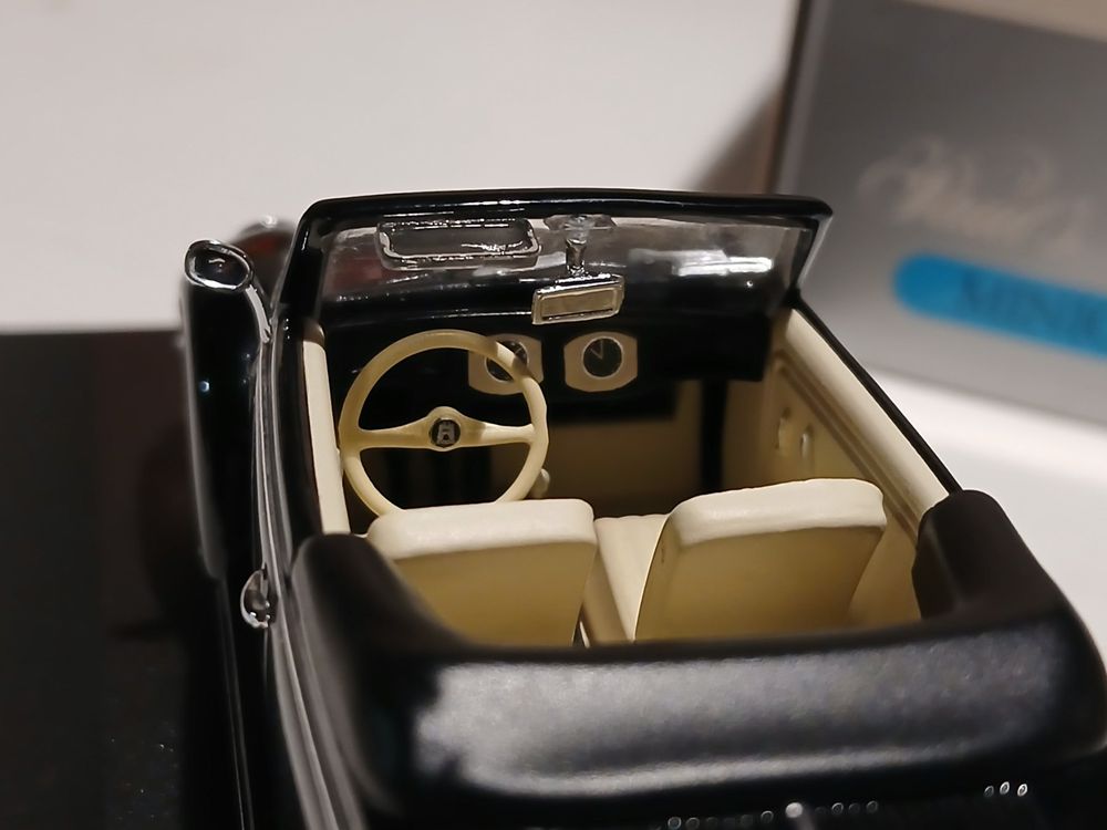 Volkswagen Hebmüller Cabriolet - Minichamps 430 052136 - Van Gilst Kevers