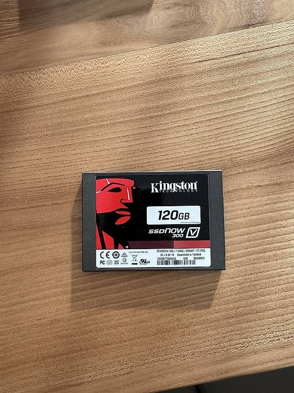 Harddisks: Kingston SSD 120 GB – Gebraucht aus Grenchen von Strassenschild_9