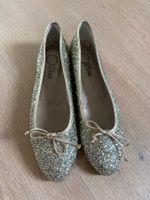 Neue goldene Ballerinas Grösse 37 der Marke Donna Carolina