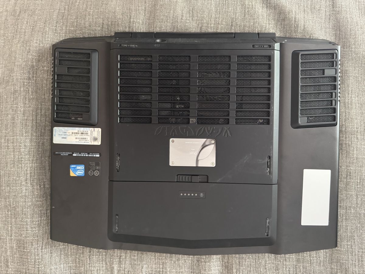 Alienware Notebooks: Alienware M17x R2 Gaming Laptop – Gebraucht aus Adliswil von Busys 7