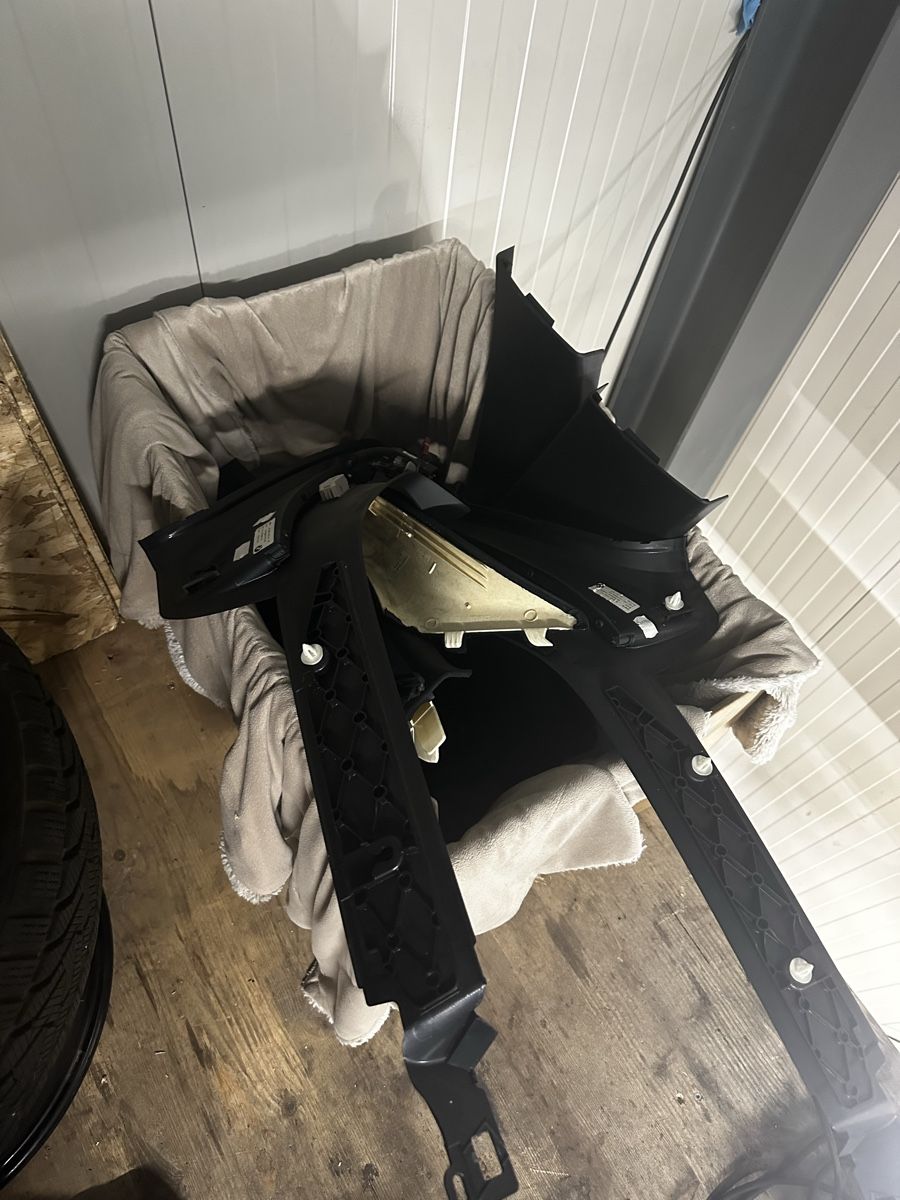 BMW Tutti pezzi di ricambio auto: BMW 3er M Paket Dachhimmel E91 / E90 ohne Schiebedach – Usato da Bleienbach venduto da Oneprozent66 1