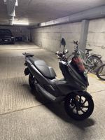 Honda PCX Roller grau defekt mit Unfallschaden zu verkaufen