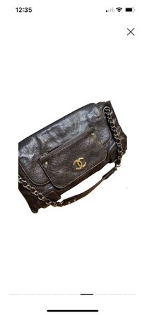 Chanelelegant pre-owned leather designer bag! Great conditio