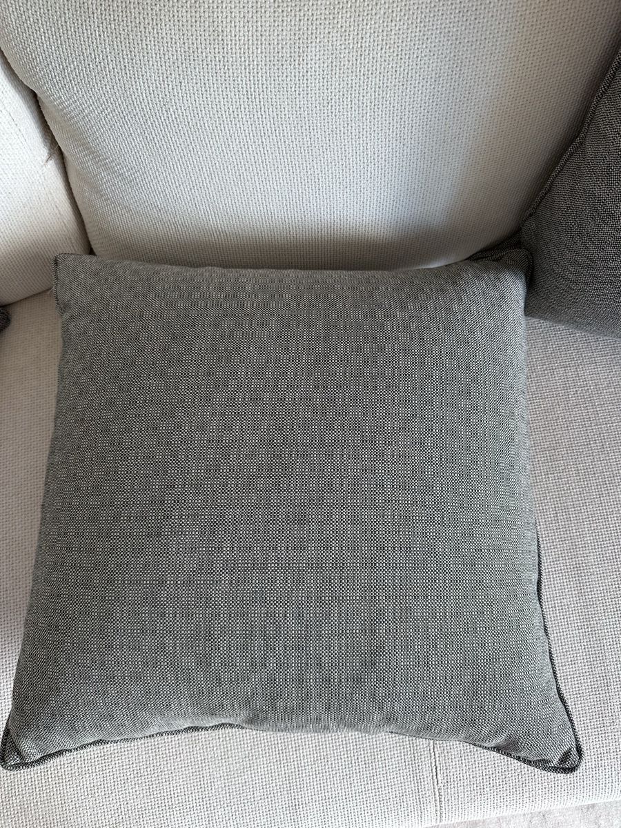 Kissen: Designer Cushions grey set of 4 Pillows – Neu (gemäss Beschreibung) aus Zürich von juz_2t2j 4