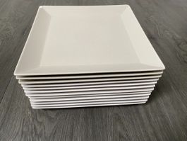 12 Teller  26x26cm