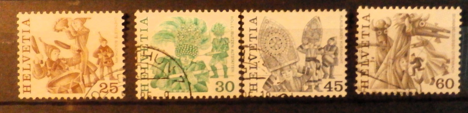 Tutti i francobolli: CH Volksbräuche ii Kompl. 1982/84 – Usato da Kehrsatz venduto da Bernherb2 1