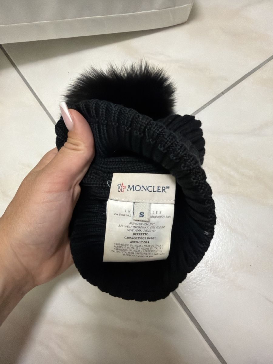 Moncler Copricapi, berretti & cappellini: Moncler mütze kinder – Usato da Muttenz venduto da Suelaaa 1