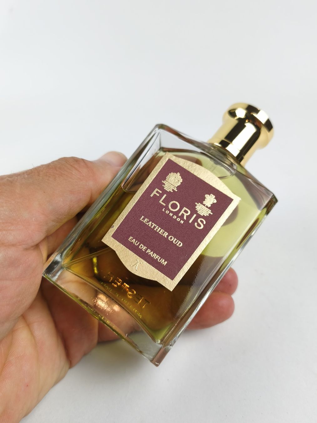 Profumi & Eau de Toilette: Parfum Floris Leather Oud 100ml – Usato da Bern venduto da Xtralite