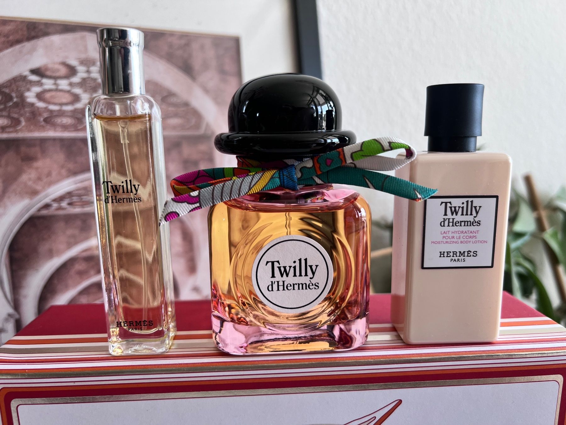 Hermès Profumi & Eau de Toilette: Hermes Twilly Eau de Parfum Geschenkbox – Usato da Effretikon venduto da YaMn 5