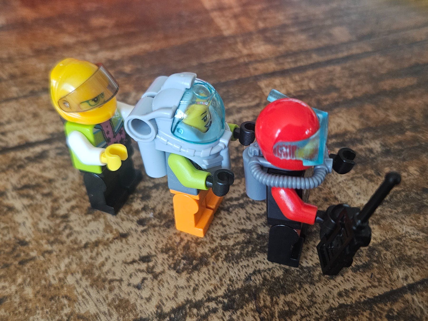 Lego Kit di costruzioni: lego lot de 3 figurines – Usato da Confignon venduto da Ecrofigs 3
