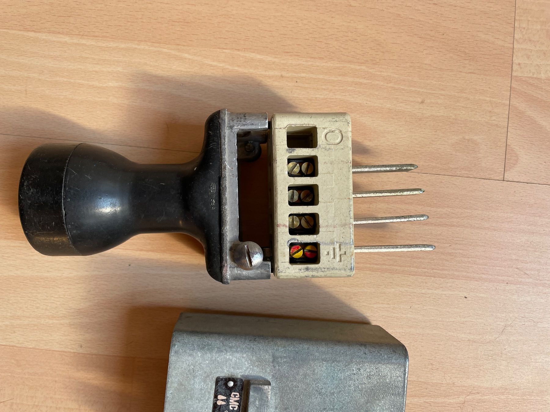 Spine: J 40 Drehrichtungsstecker Wendestecker Phasenwender  Stecker – Usato da Huttwil venduto da Bolpa 4