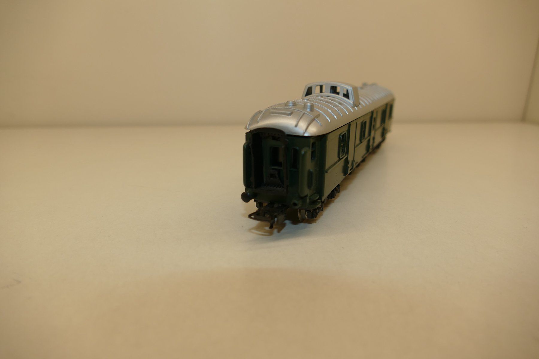 Lima Modelleisenbahnen: Lima H0: Gepäckwagen grün – Gebraucht aus Niederhasli von rail-duerst 1