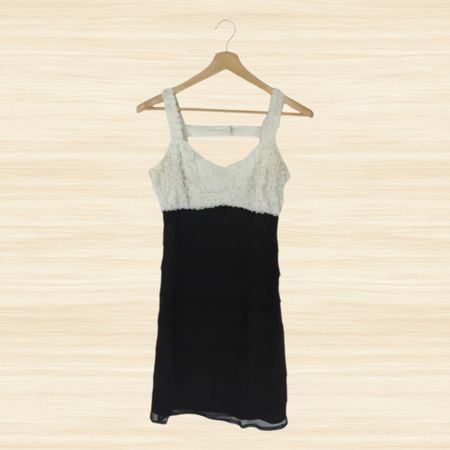 Caroll Robe bicolore blanche et noire- Taille 40