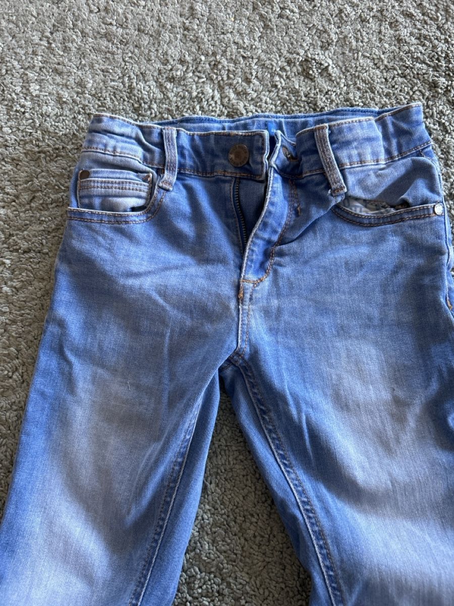We Pantalons: WE jeans gr.146 – D'occasion à Biel/Bienne par Laurencemathys