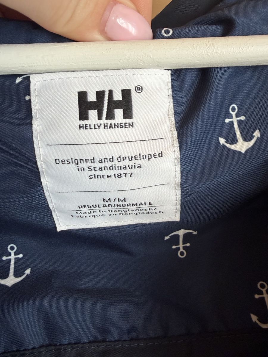 Helly Hansen Cappotti: Helly Hansen Regenjacke – Usato da Rüderswil venduto da dariasophialuisa 1