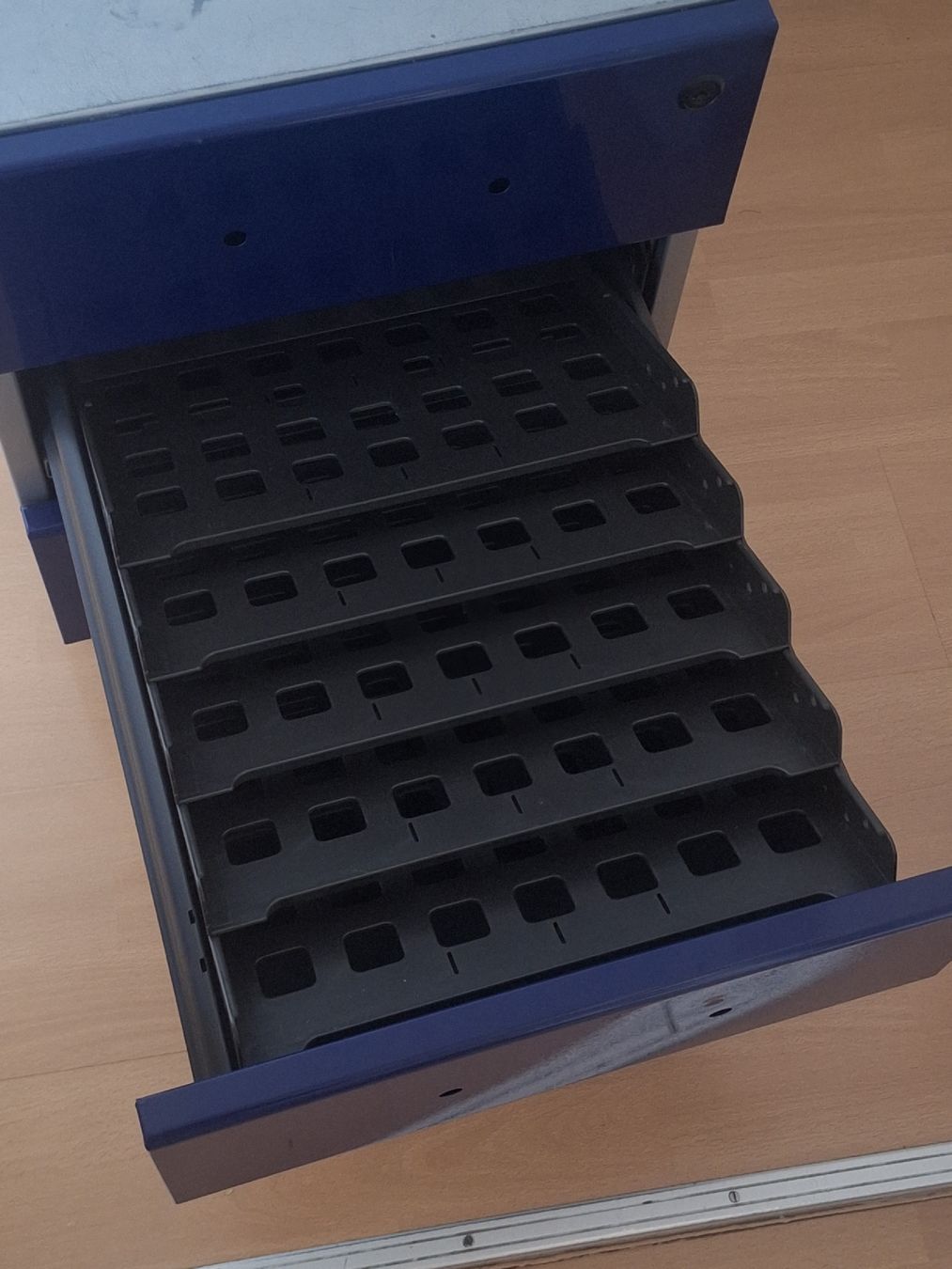 Banconi: Büro Korpus ab nur 1 Fr. !!! – Usato da Grüt (Gossau ZH) venduto da wisdomio7 3