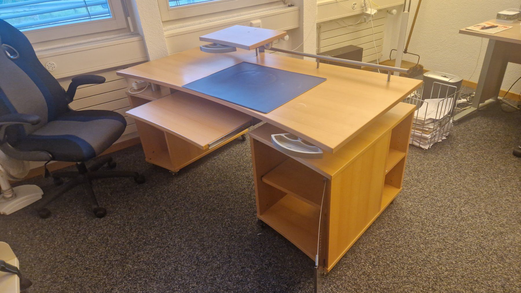 Schreibtische: Bureau fonctionnel – Gebraucht aus Givisiez von Tonisalva