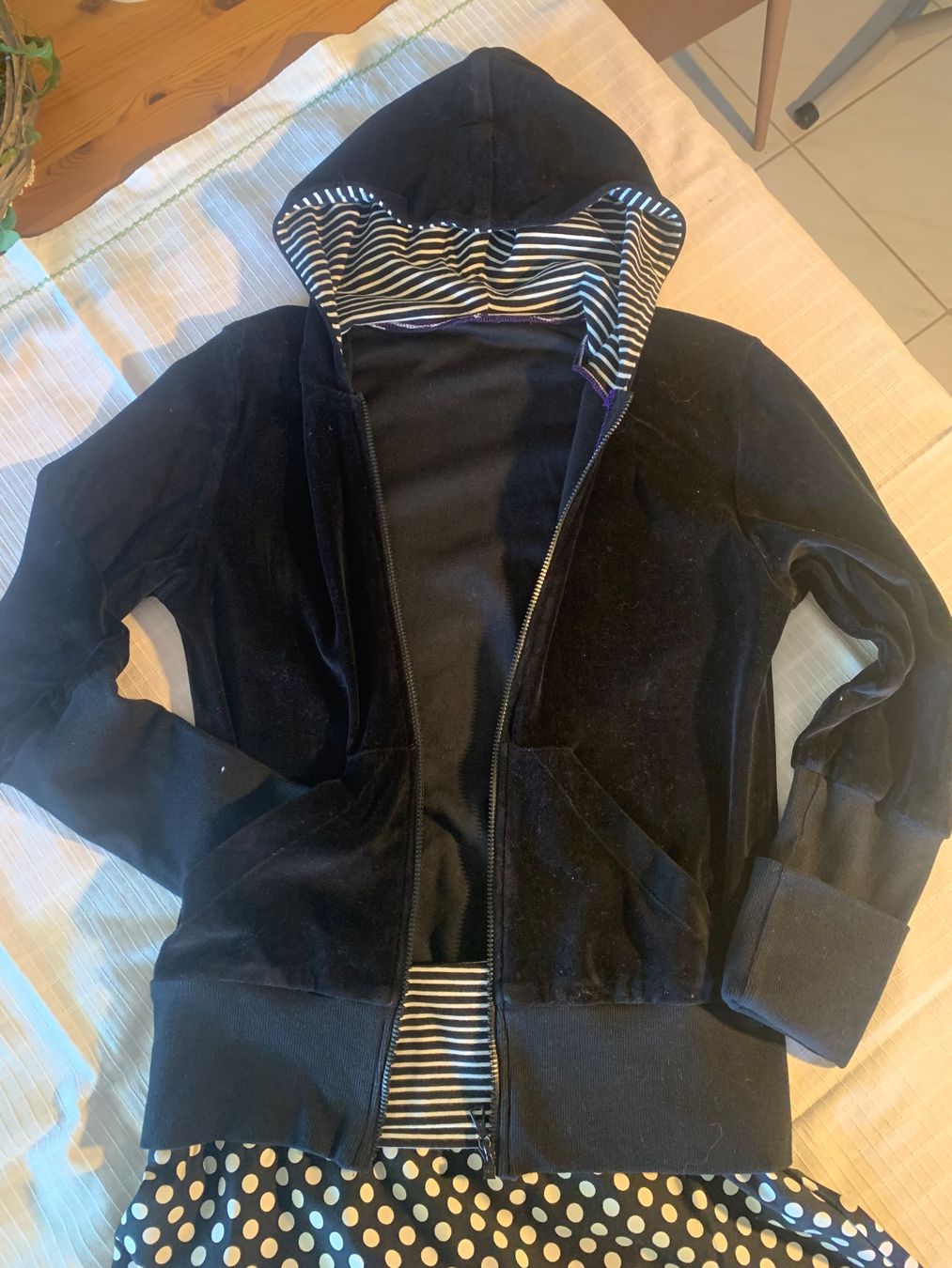 Lotti di vestiti: Ensemble – Usato da Taegerig venduto da kat_t8hk