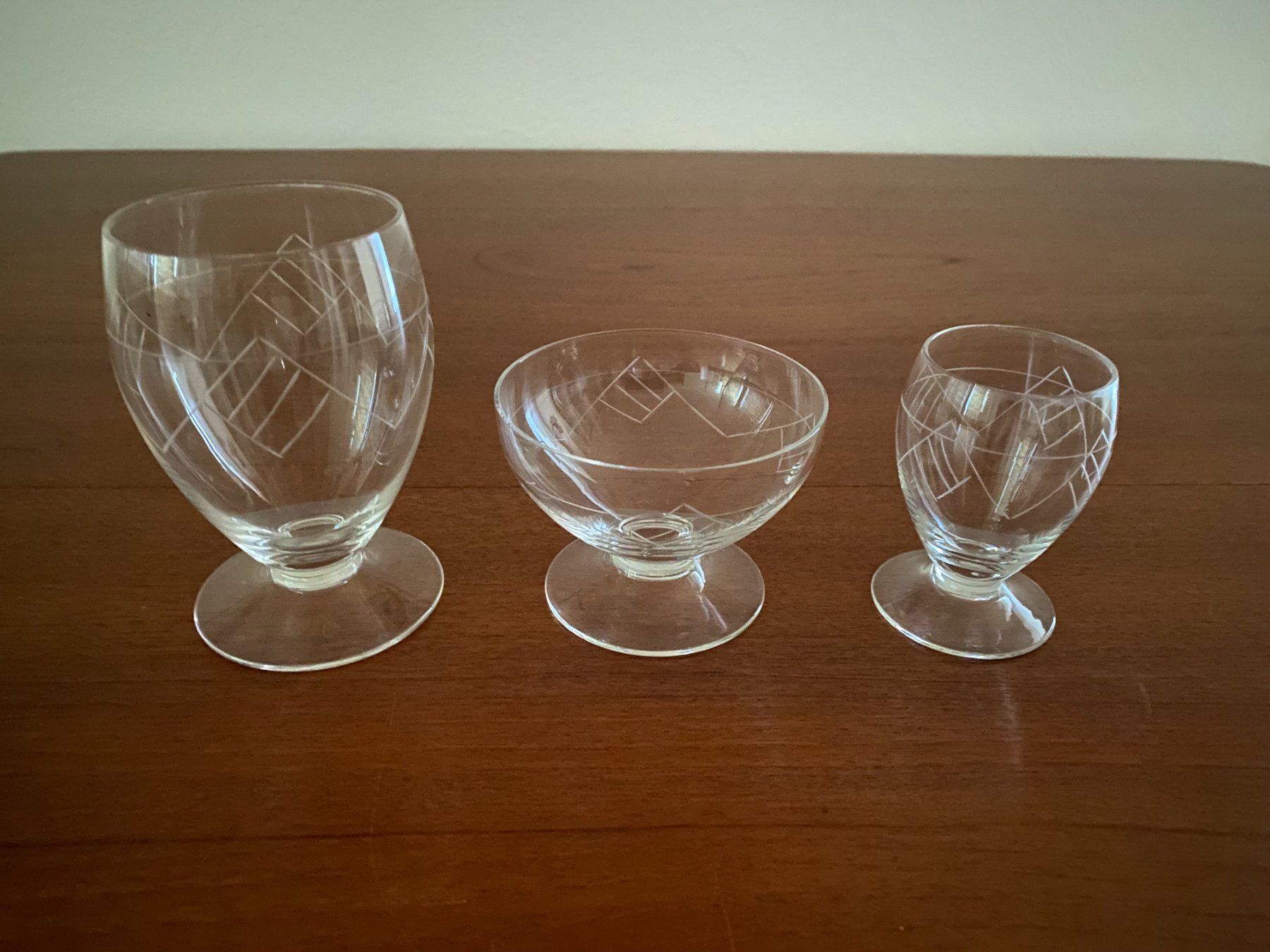 Gläser: Klangvolles Kristallglas-Service Vintage – Gebraucht aus Basel von Freund5 1