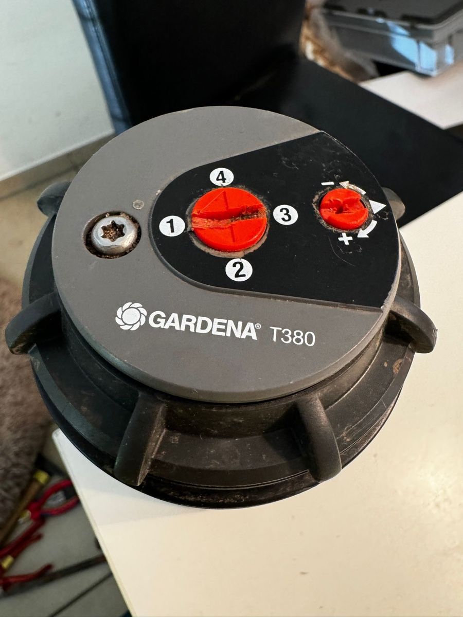 Gardena Tutti gli attrezzi: Gardena Versenkregner T380 – Usato da Egg b. Zürich venduto da Brocki_Insel_Egg 1