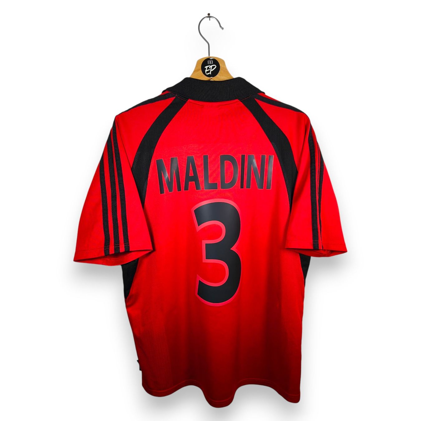 Canottiere & Pantaloni: Original 2001-02 AC Milan Third Trikot Maldini – Usato da Martigny venduto da eternalpitch