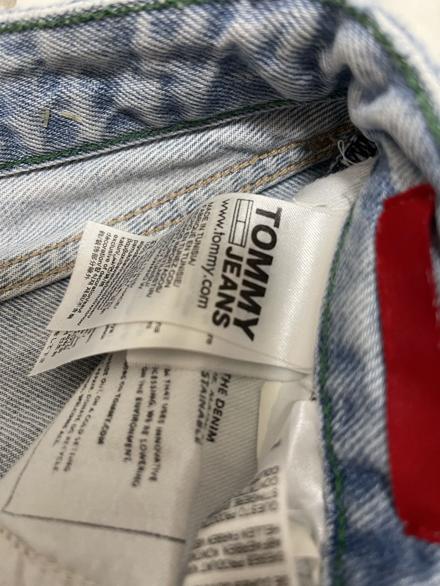 Pantaloni: Bermuda Tommy Hilfiger – Usato da Bühler venduto da kidisg 2