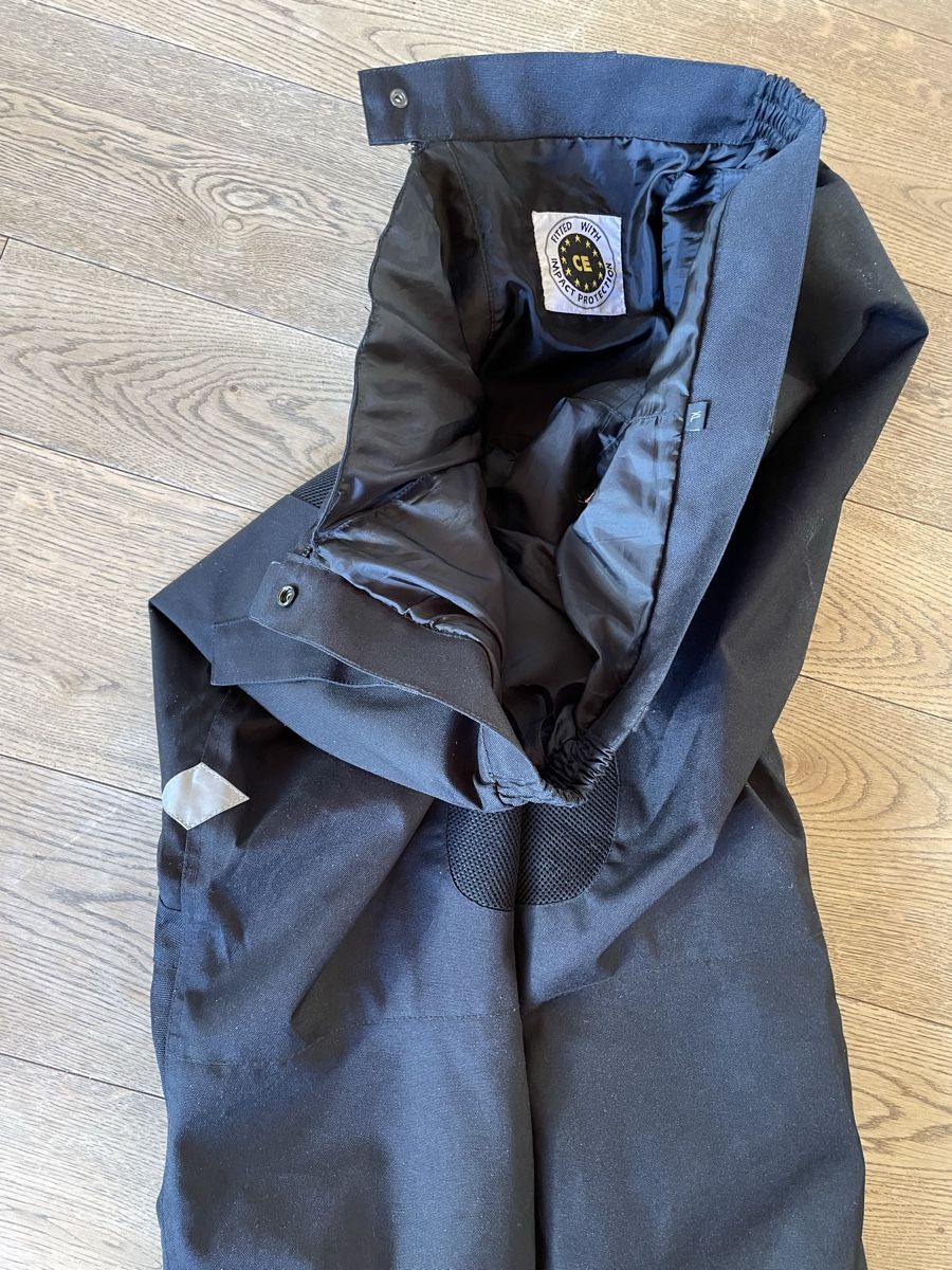 Hosen: Töffhose Gr. L – Neu (gemäss Beschreibung) aus Davos Dorf von Erika54 4