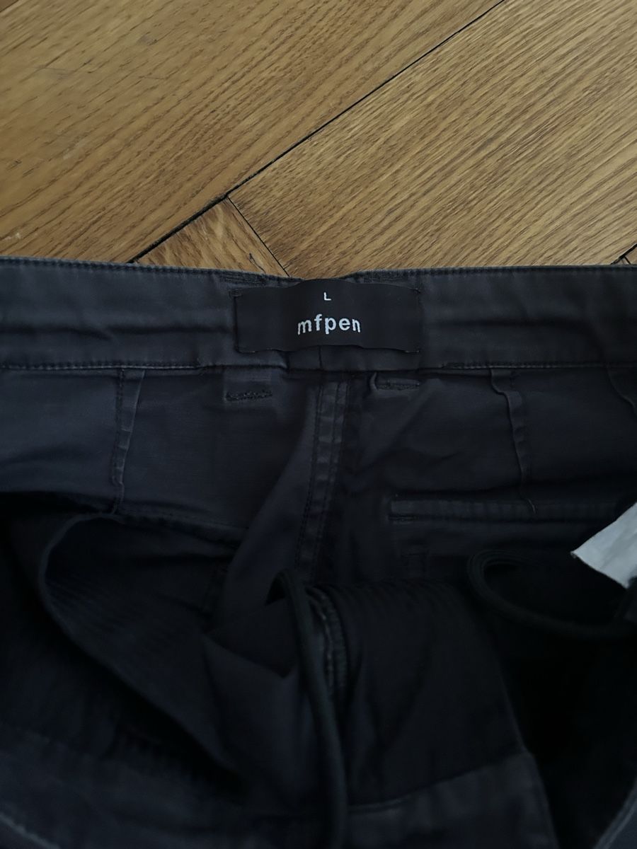 Pantaloni: mfpen cargo hose – Usato da Zürich venduto da ema_li 2